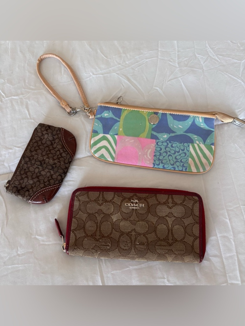 Bundle-Coach Brown Signature Zip Wallet with Red Trim